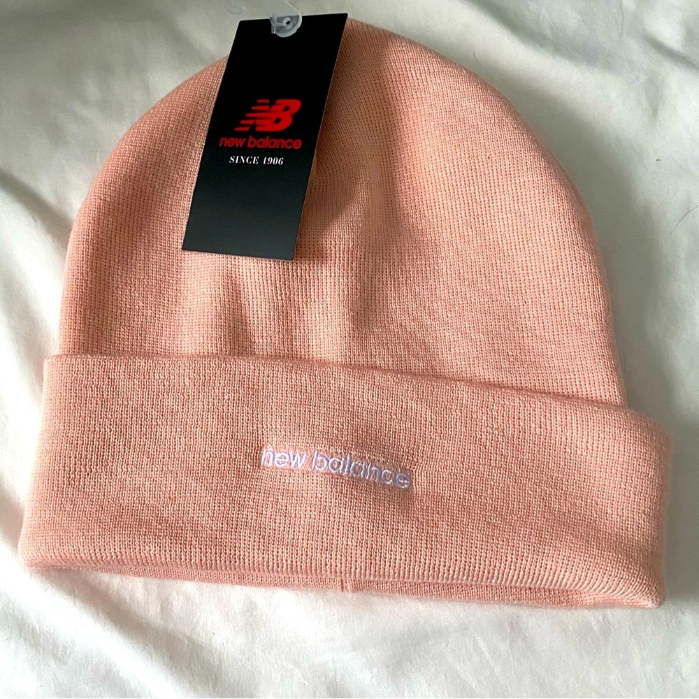 𝅺New balance cuffed beanie